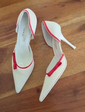 🆕 White Pointed Toe Slingback Pumps with Pink Trim